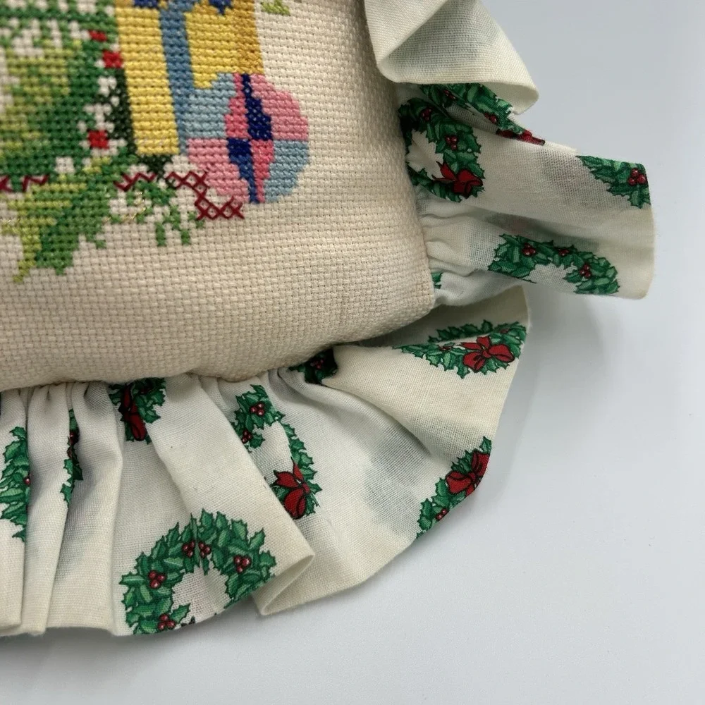 Vtg Original Cross Stitch‎ Santa Claus & Christmas Pillow